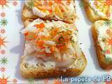 Toasts au Philadelphia au saumon et aux miettes de surimi