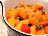 Salade au melon, fruits rouges et basilic