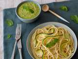 Bucatini (pâtes) au pesto de courgettes, menthe & citron