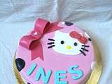 Gateau Hello Kitty { gateau au chocolat croustillant et cream cheese frosting }