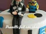 Gateau  Moi moche et méchant  , modelages en pâte à sucre (minion...)