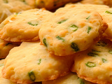 Biscuits fromage et jalapeño pour pimenter votre apéro ! Qui ose essayer ? 🧀🌶️