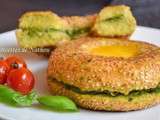 Bagels façon pain perdu, aux courgettes et pesto, oeuf dans le trou