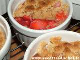 Crumble aux fraises et sirop de rose