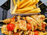 Brochettes de poulet marinées au thym et au citron