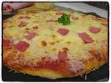 Pizza au jambon et à l'emmental