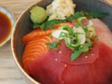 Chirashi au saumon, thon et daurade