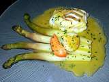 Asperges et fruits de mer, sauce Hollandaise