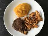 Tournedos de boeuf aux noisettes, purée de courge butternut et girolles