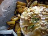 Camembert rôti au four et pommes de terre ail-romarin