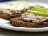 Tartines aux rillettes de sardines à la pomme et au raifort