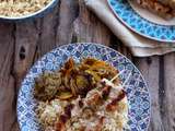 Brochettes de poulet Chich Taouk, courgettes jaunes et riz libanais aux vermicelles