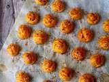 Gougères aux tomates séchées, pavot et parmesan