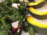 Courge rôtie au miel et salade de kale au chèvre