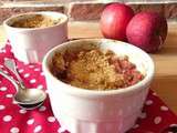 Crumble de pommes, pêches et framboises au miel d'oranger