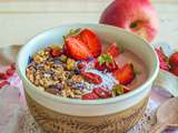 Smoothie bowl aux fraises, banane et nectarine