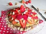 Tarte crumble bretonne au sarrasin, rhubarbe et fraises