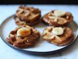 Mini croque-gaufres à la banane et au caramel