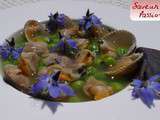 Bouillon de coques aux petits pois et au shiso