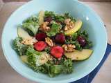 Salade au chou kale, cerises et noix