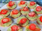 Tartines aux fraises, saumon et avocat