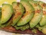 Tartines d’avocats à l’huile de curry