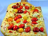 Focaccia aux fromages et tomates cerise