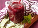 Smoothie aux fruits rouges surgelés bio, pomme, fleur d’oranger et menthe