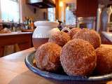 Beignets, donuts, sufganiyots à la confiture (cuisine juive, Hanouka)