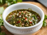 Salsa chimichurri, condiment, sauce verte pour barbecue, plancha (Brésil)