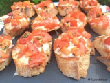 Crostini tomates mozarrella au pesto rosso - Recette en vidéo