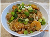 Nouilles udon aux crevettes et à l'ail