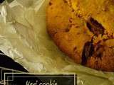 Maxi cookie à l’amande et pépites de chocolat au lait