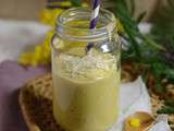 Smoothie mangue, banane et lait de coco