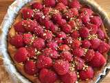 Tarte aux fraises, crème d'amandes et pistaches