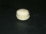 Macarons à la vanille et crème au beurre salé