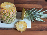 Ananas victoria. Comment le couper en morceaux ou en tranches