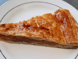 Galette des rois aux pommes crues. a déguster tiède au goûter ou au dessert