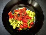 Tagliatelles de courgettes au pesto vert et tomates cerises au four