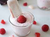 Mousse au fromage blanc, framboises et biscuits roses de Reims