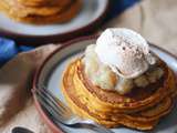 Pancakes au potimarron de Sarah, compote et crème fouettée aux épices