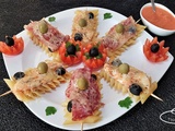 Brochettes de pâtes Penne Rigate façon pizza et son coulis de tomate