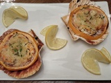 Coquilles gratinées de Noix de Saint Jacques et gambas tropicales en marinade de jus d’agrumes