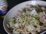 Spaghetti aux poireaux, aux champignons et à l'huile de truffe