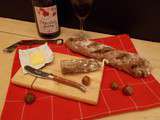 Baguette saucisson et vin rouge