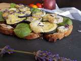 Tartine aux courgettes grillées, lavande et chèvre