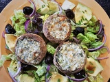 Champignons farcis aux deux fromages en salade