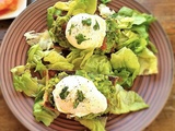 Comme une bruschetta avocat, tomates et oeuf poché