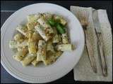 Rigatonis à la crème de basilic, parmesan et pignons