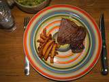 Steaks grillés, sauce Béarnaise et pommes pont-neuf